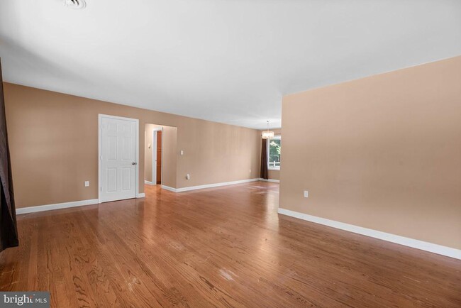Building Photo - 6505 Panorama Dr