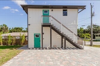 Building Photo - 3389 Seagrape Ave