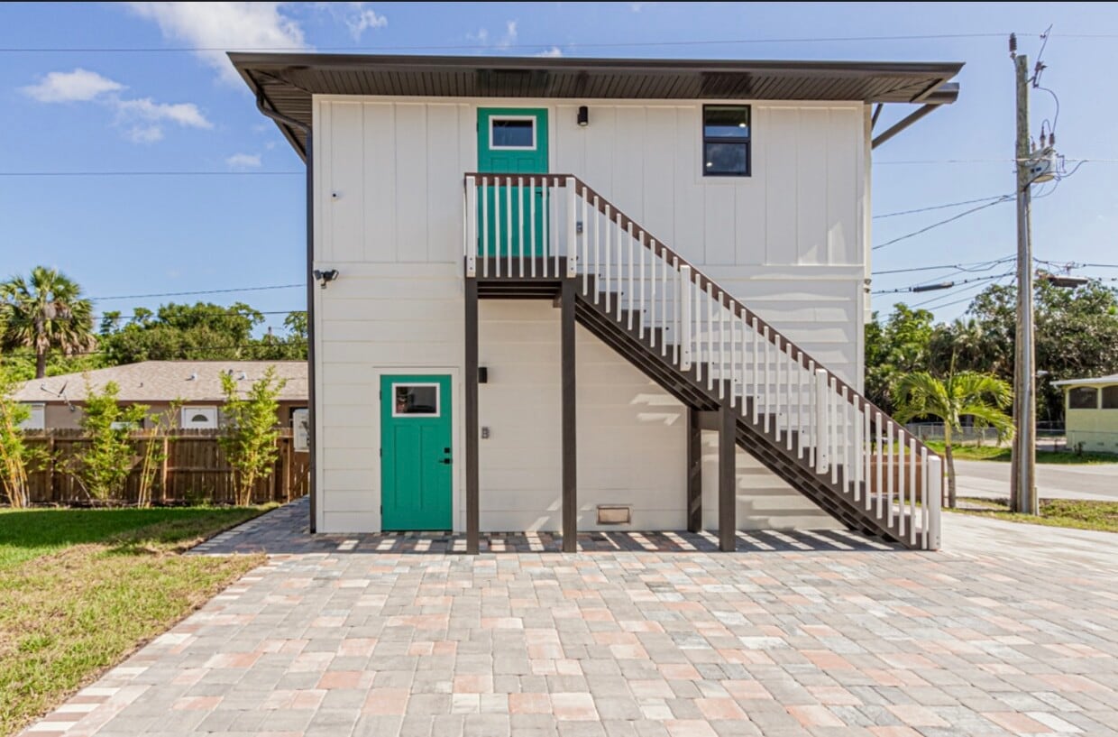 Foto principal - 3389 Seagrape Ave