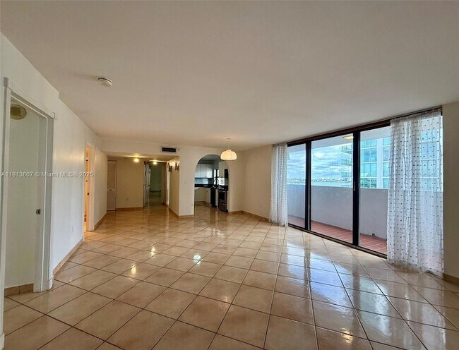 Foto del edificio - 555 NE 30th St