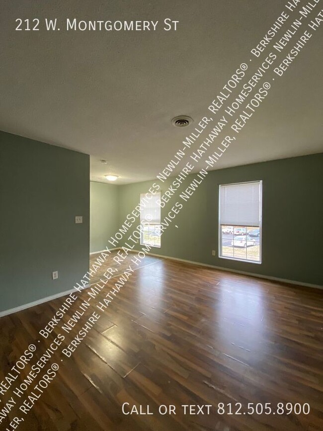 Building Photo - 2 Bedroom Upper Apartment  - Water & Sewer...