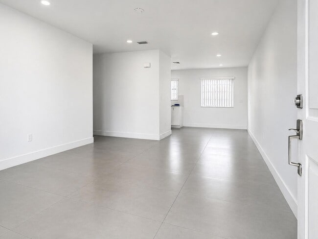 Foto del edificio - 2152 SW 72nd Ave