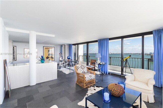 Foto del edificio - 555 NE 15th St