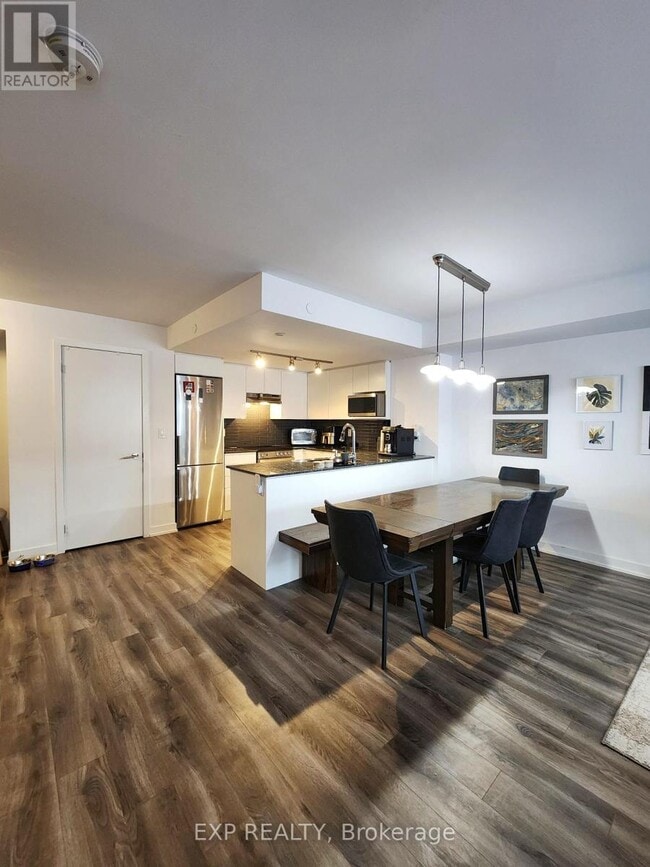 Building Photo - 106 Varna Dr