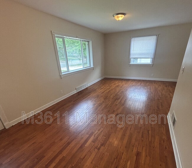 Building Photo - 4201 S 52nd St