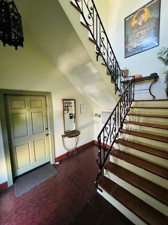 Foto del edificio - 3085 St George St