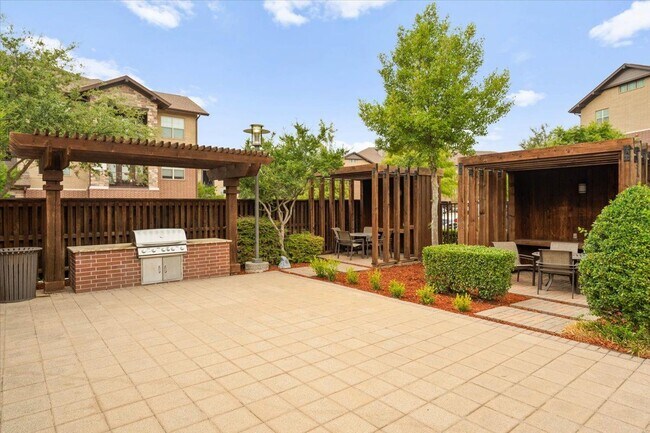 Foto del edificio - Cypress at Lewisville Apartment Homes
