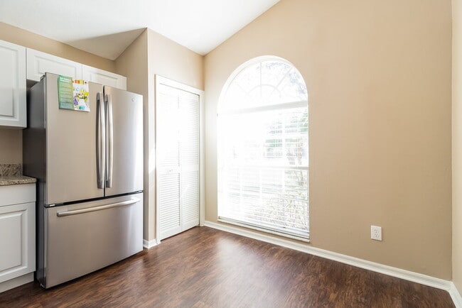 Foto del edificio - 3318 Cypress Point Cir