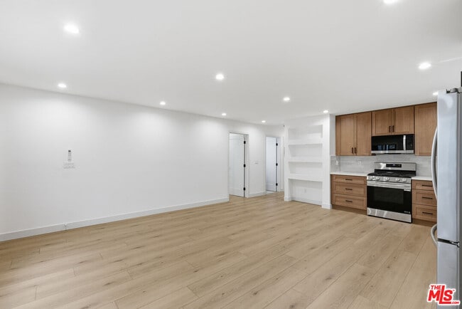 Foto del edificio - 3431 Edgehill Dr