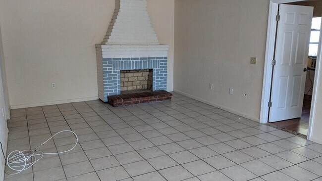 Foto del edificio - 434 N Osprey Ave