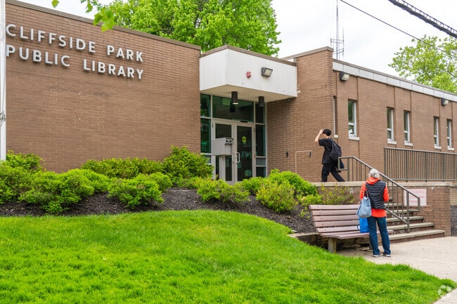 Visit Cliffside Park Public Library for access to their books and other resources.