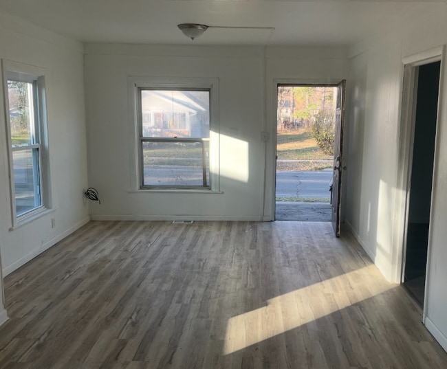 Building Photo - 129 E South St