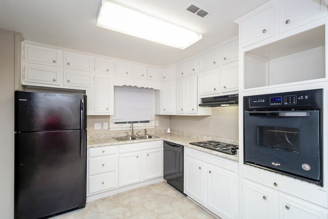 Building Photo - 3417 Darlene Cir NW