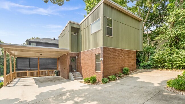Building Photo - 723 N Oakland Ave