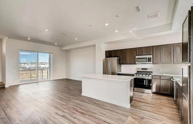 Building Photo - 6770 Raritan Dr