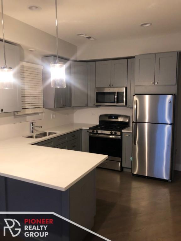 Building Photo - 5 bedroom in CHICAGO IL 60614