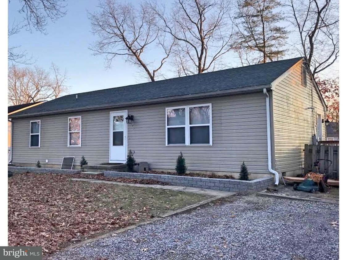 Foto principal - 243 Bayberry St