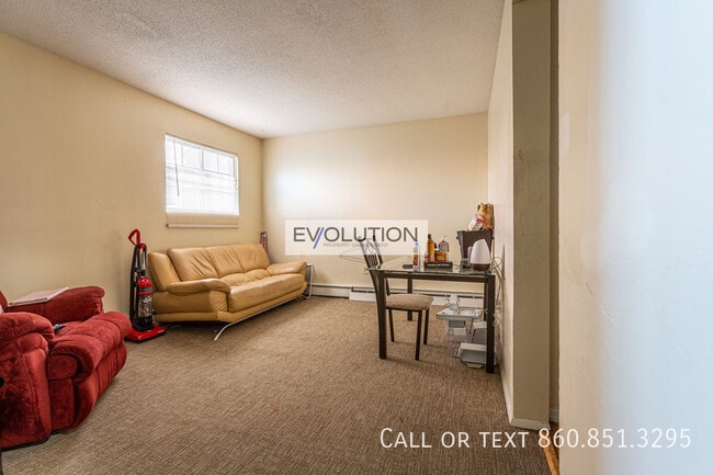 Building Photo - 71 Williams St