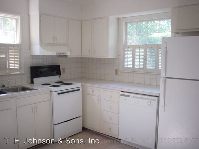 Building Photo - 1520 S Hawthorne Rd