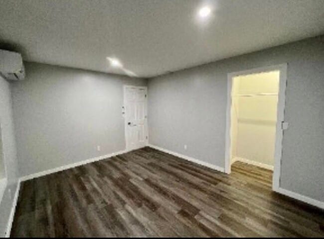 Building Photo - 367 Margaret Ann Dr
