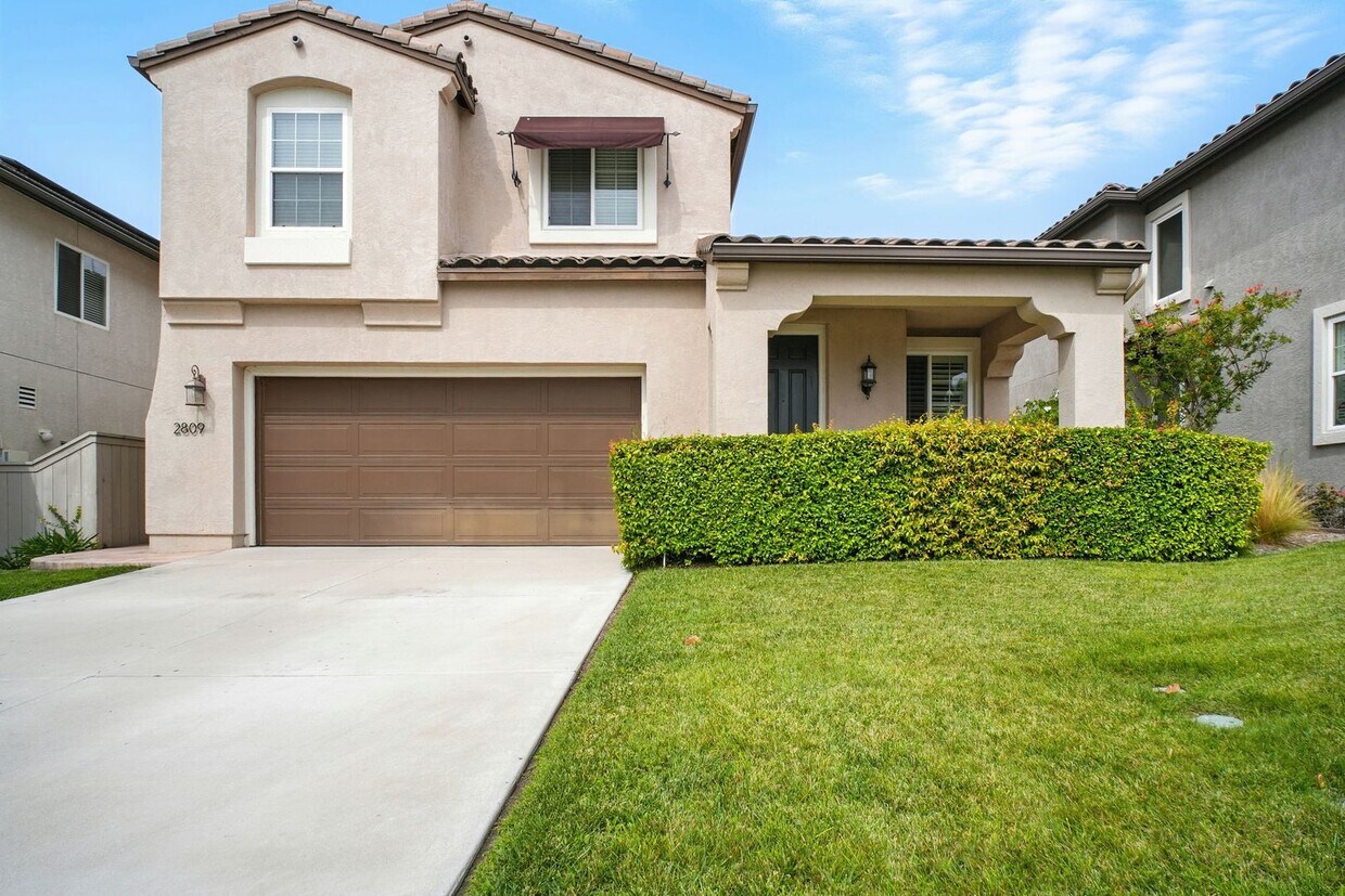 Primary Photo - Beautiful 3 Bedroom in Eastlake Vistas