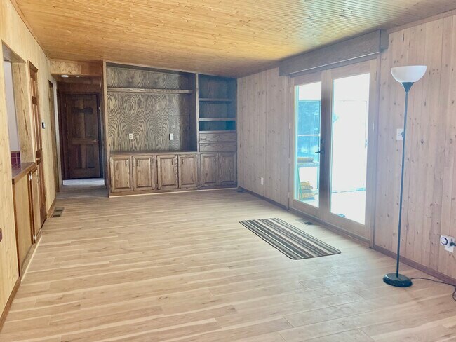 Building Photo - Conifer