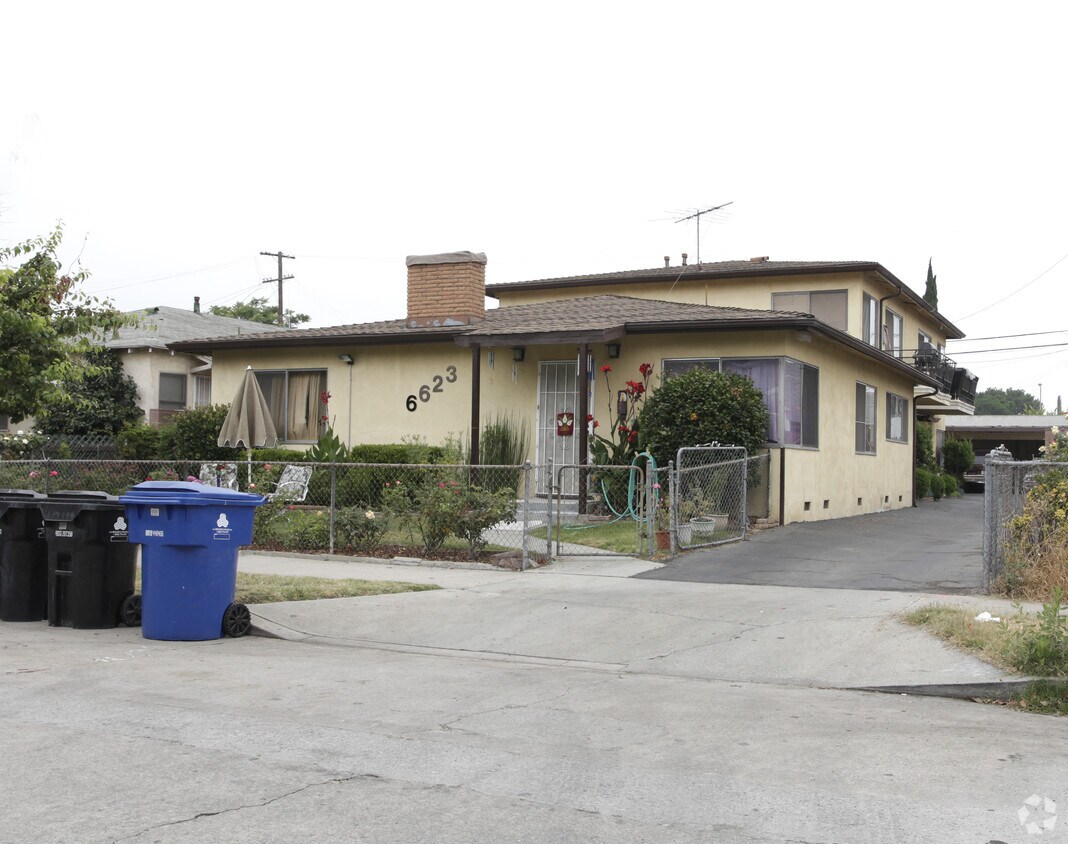 Foto principal - 6623 Troost Ave