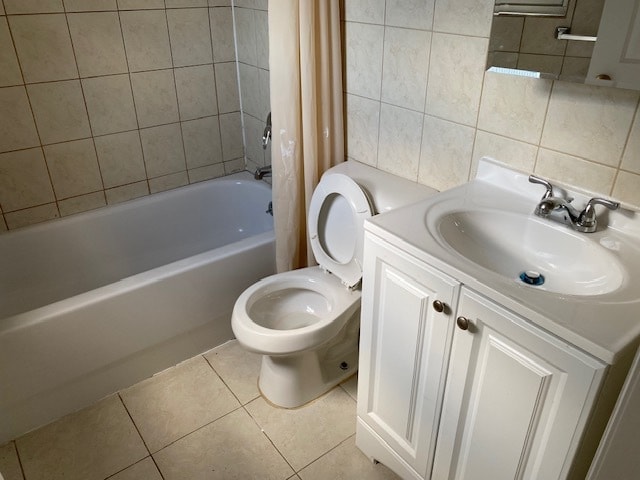 Master Bathroom - 17205 Highland Ave