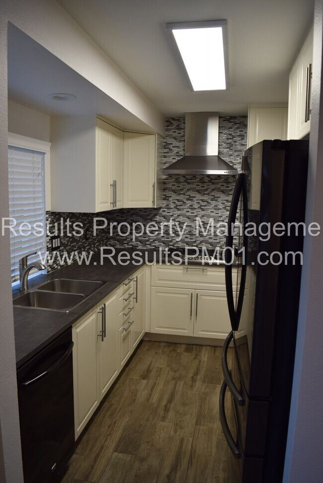 Building Photo - 3 br, 2 bath House - 5721 Walnut Ave.