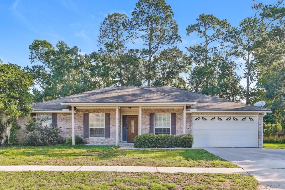 Foto principal - 4359 Hollygate Dr