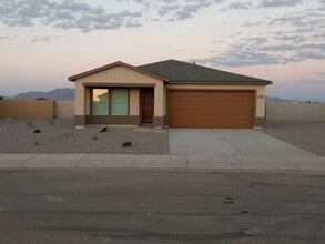 Building Photo - 151 S Seneca Dr