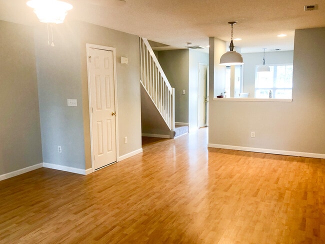 bright, open floor plan - 2210 Cigar Ct