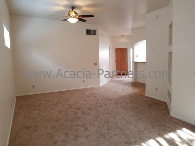 Building Photo - 3 Bedroom/2 Bath in Gated Community