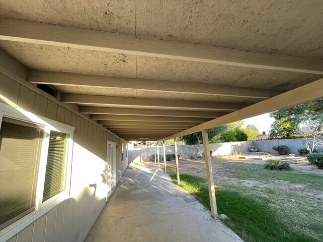 Building Photo - 4713 W Villa Maria Dr