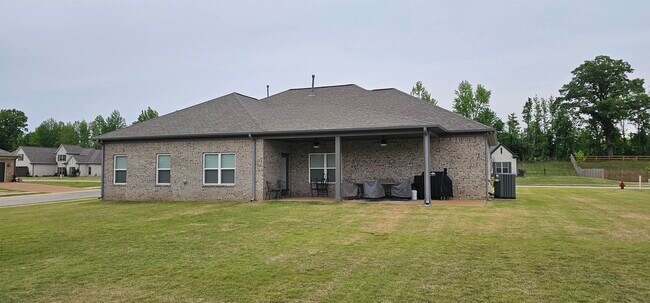 Foto del edificio - 436 George Ellis Dr