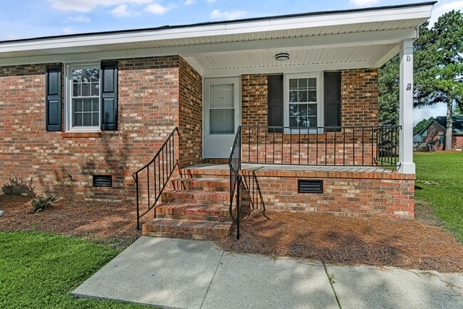 Foto del edificio - 3007 Buckingham Rd NW