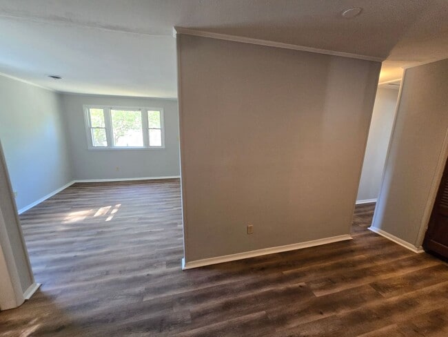 Building Photo - 507 Hill Ave