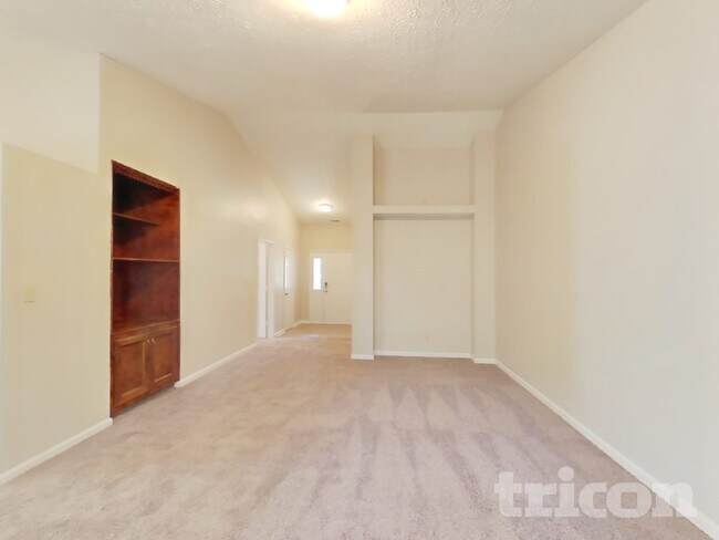 Foto del edificio - 740 Kingston Cir