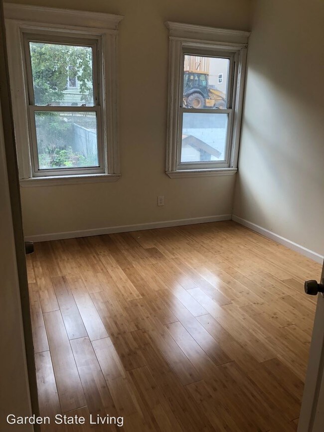 Foto del edificio - 16 N 5th St