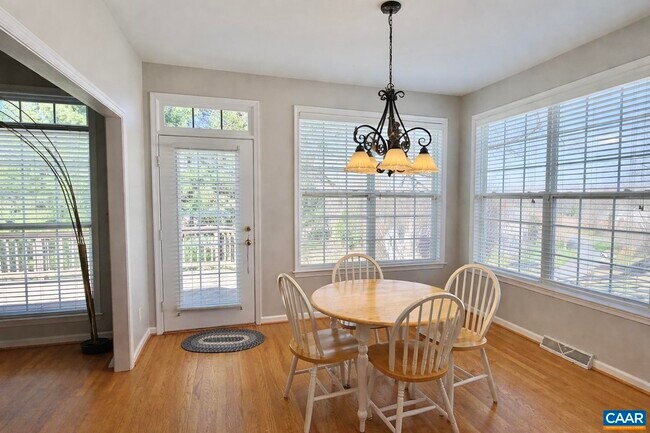 Foto del edificio - 1275 Still Meadow Ave