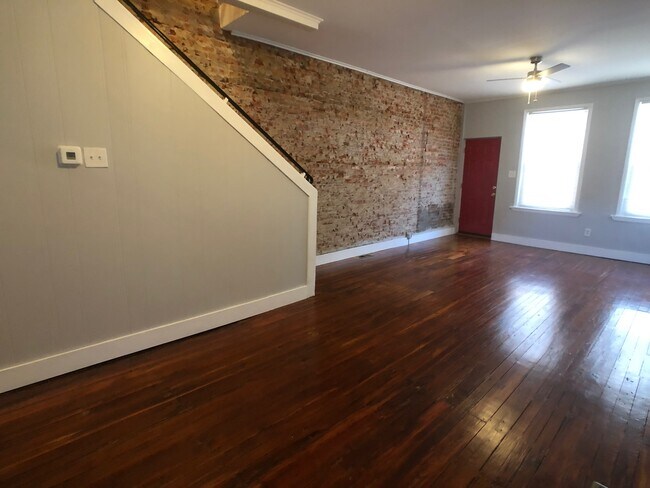Building Photo - 2052 Bellmore Ave