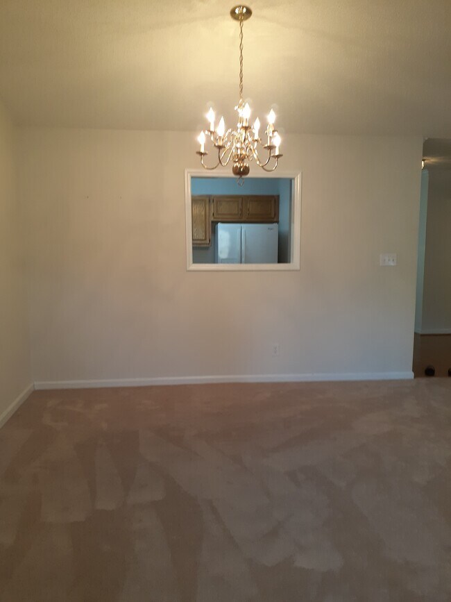 Dning area - 2806 Maple Ave