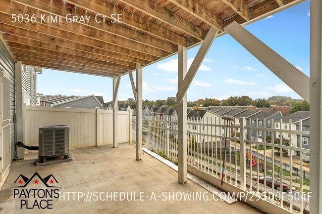 Building Photo - Brand New Townhome with amazing yard space