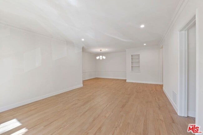 Building Photo - 1252 N Crescent Heights Blvd
