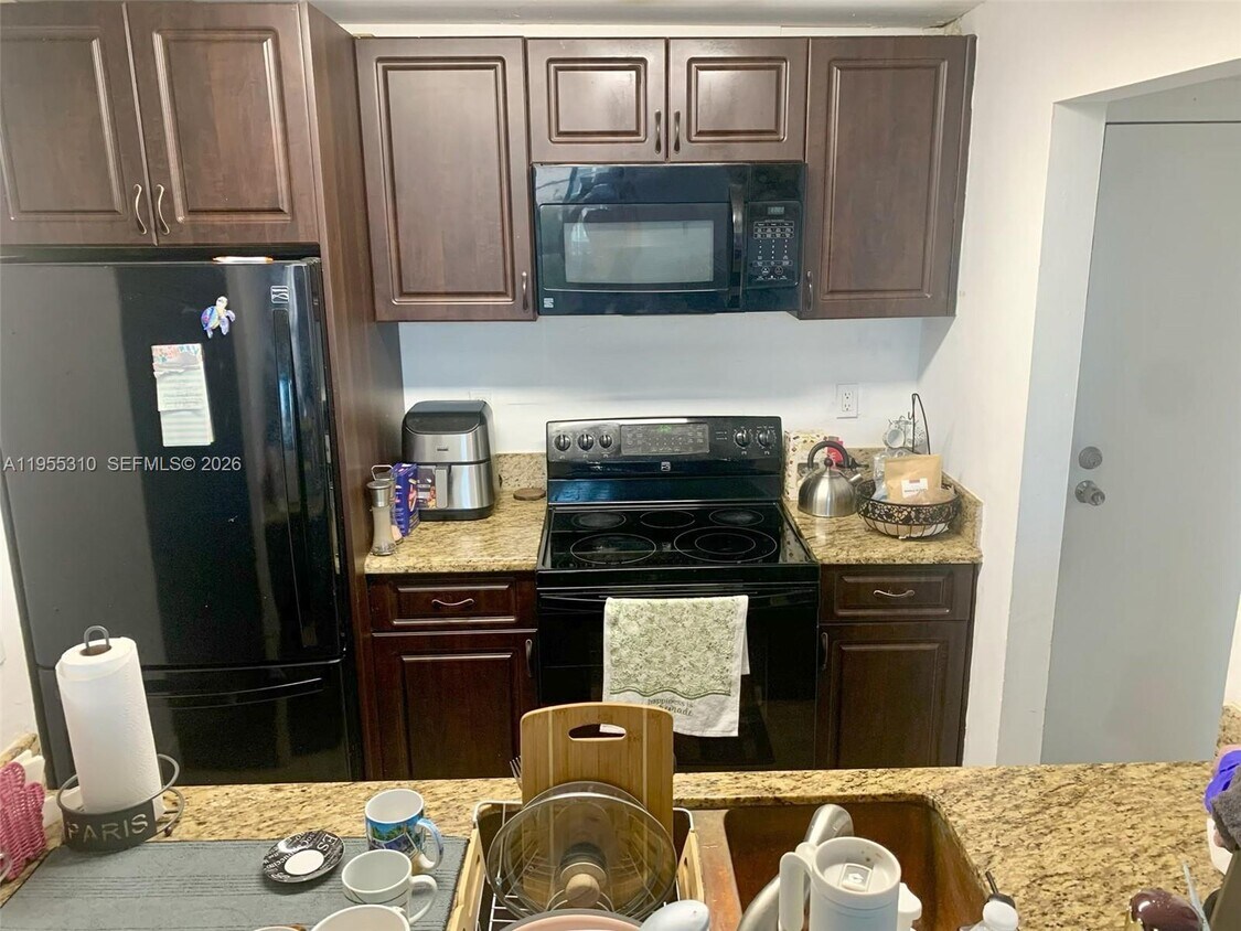 Foto del edificio - 7075 NW 186th St