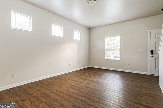 Foto del edificio - 6069 Semaphore Rdg