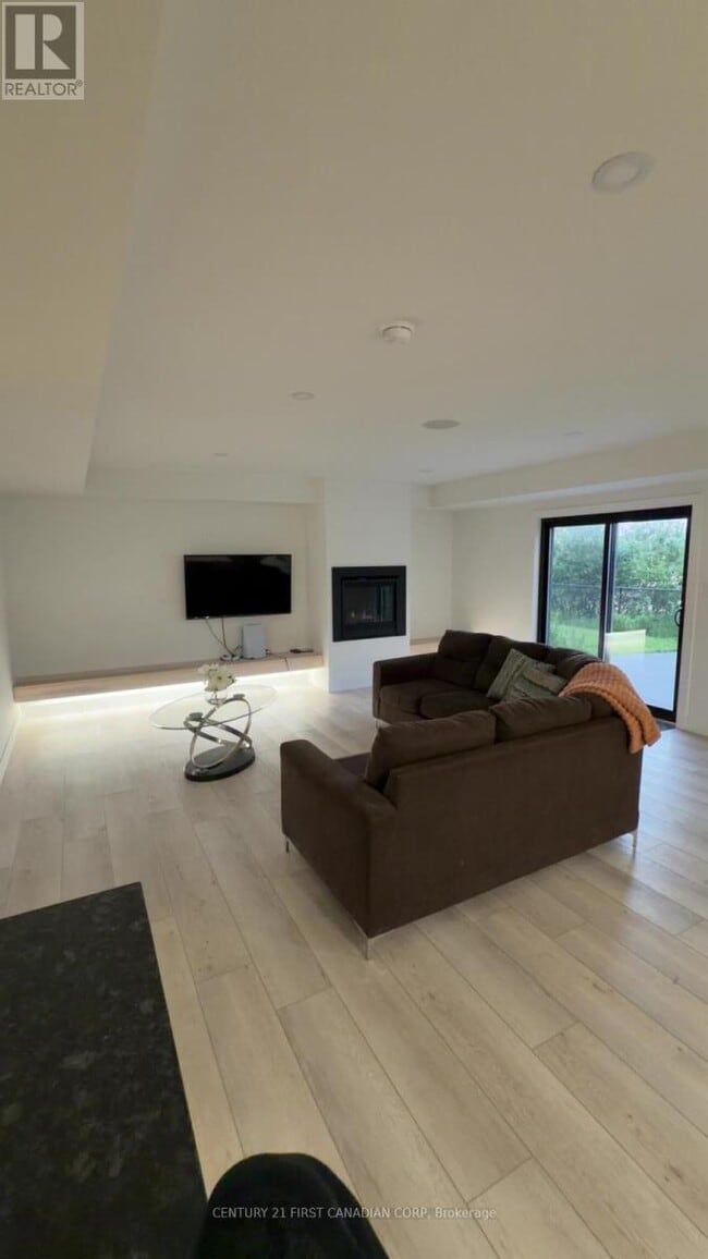 Building Photo - 2573 Bridgehaven Dr