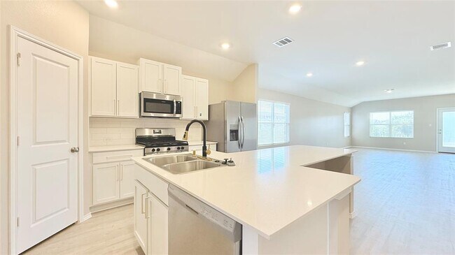 Foto del edificio - 1517 Chapel Rnch Rd