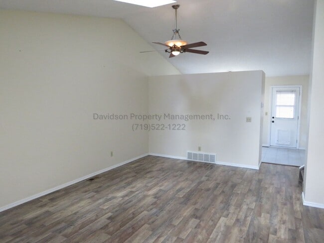 Foto del edificio - 1469 Canoe Creek Dr N