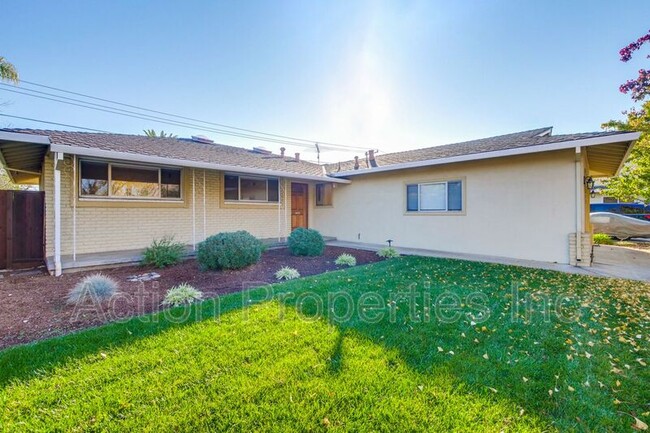 Building Photo - 1602 Quail Ave